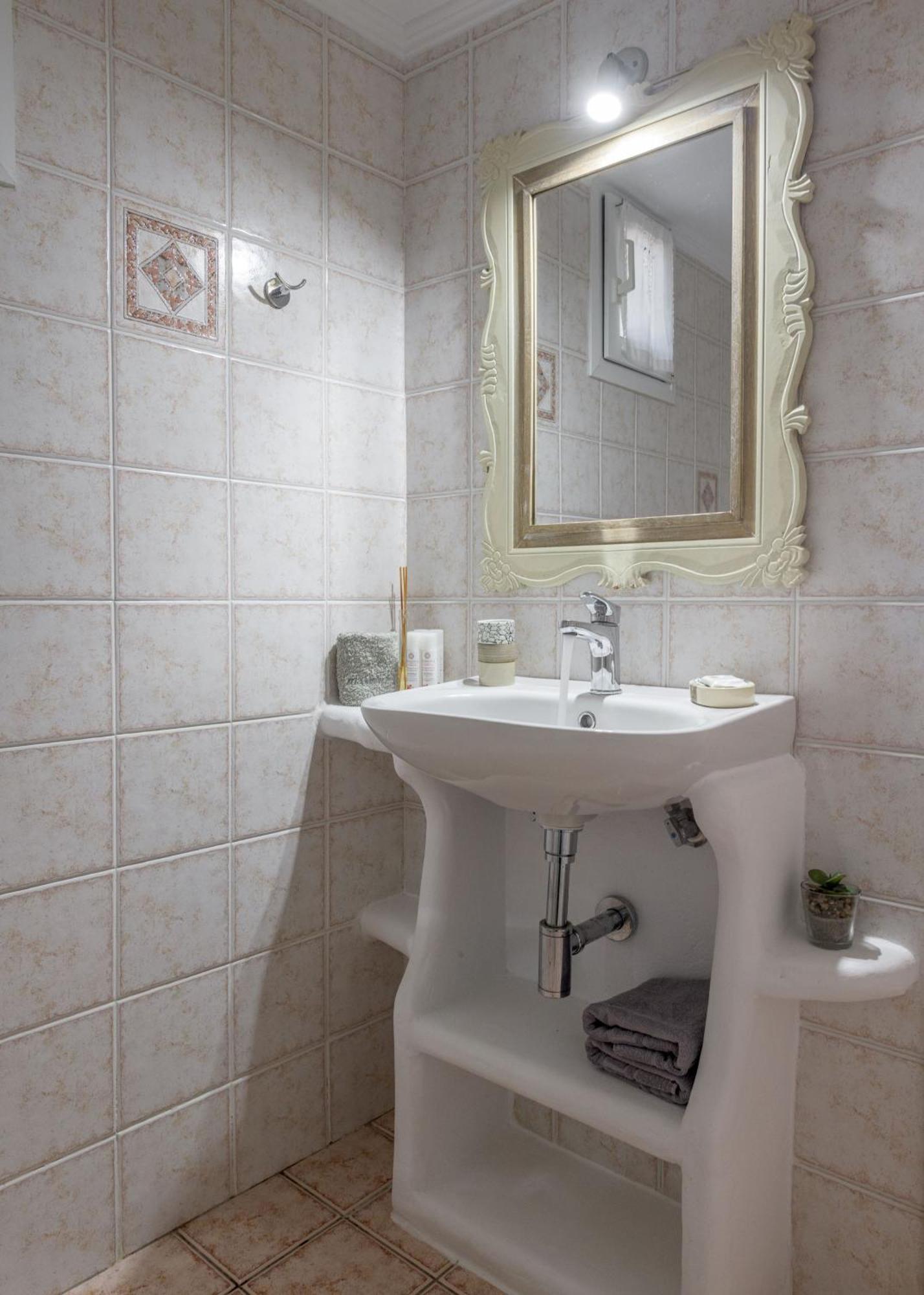 Floras Rooms Πολλώνια Εξωτερικό φωτογραφία