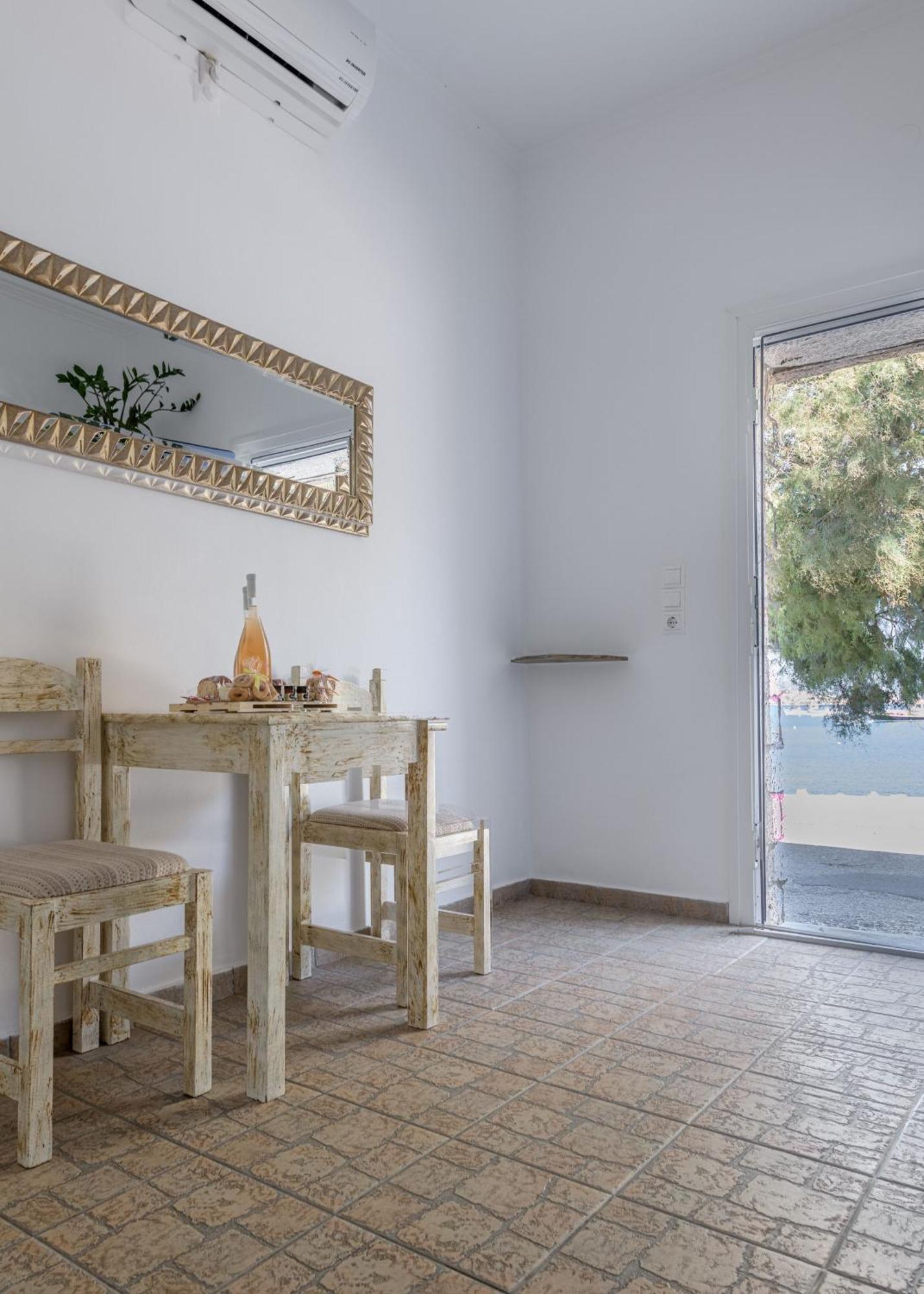 Floras Rooms Πολλώνια Εξωτερικό φωτογραφία