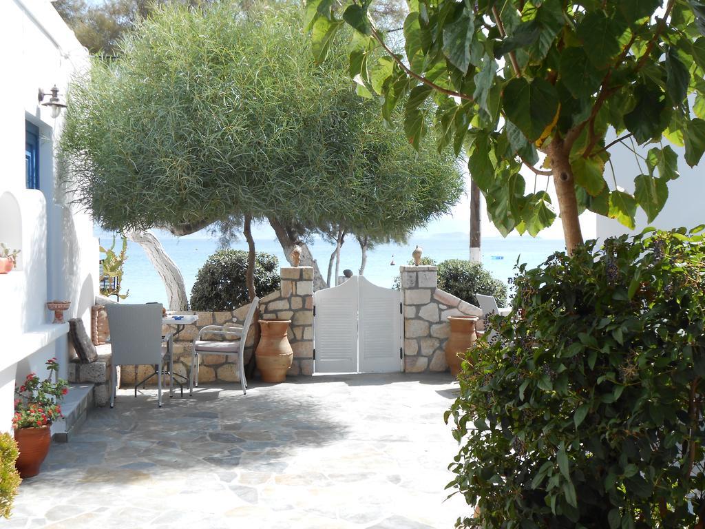 Floras Rooms Πολλώνια Εξωτερικό φωτογραφία